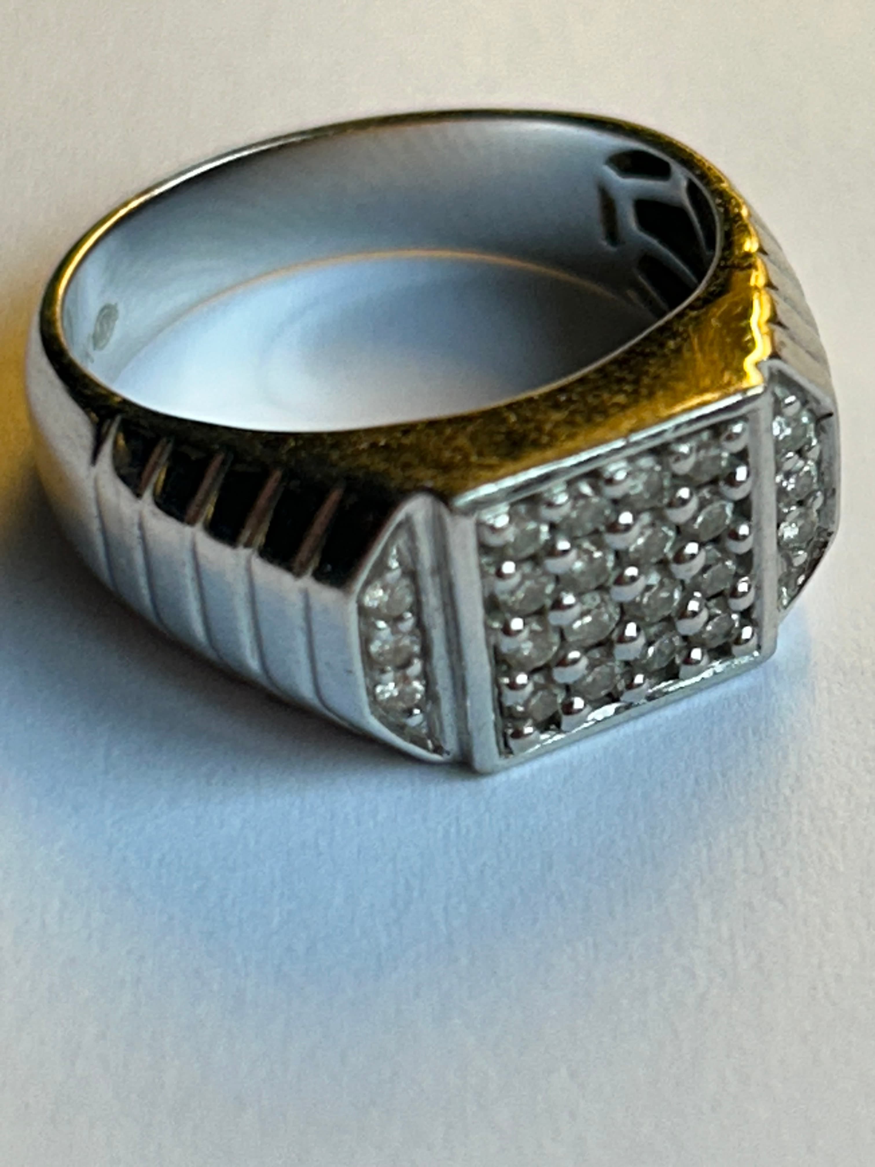 Hvitt gull , herre ring m/stener